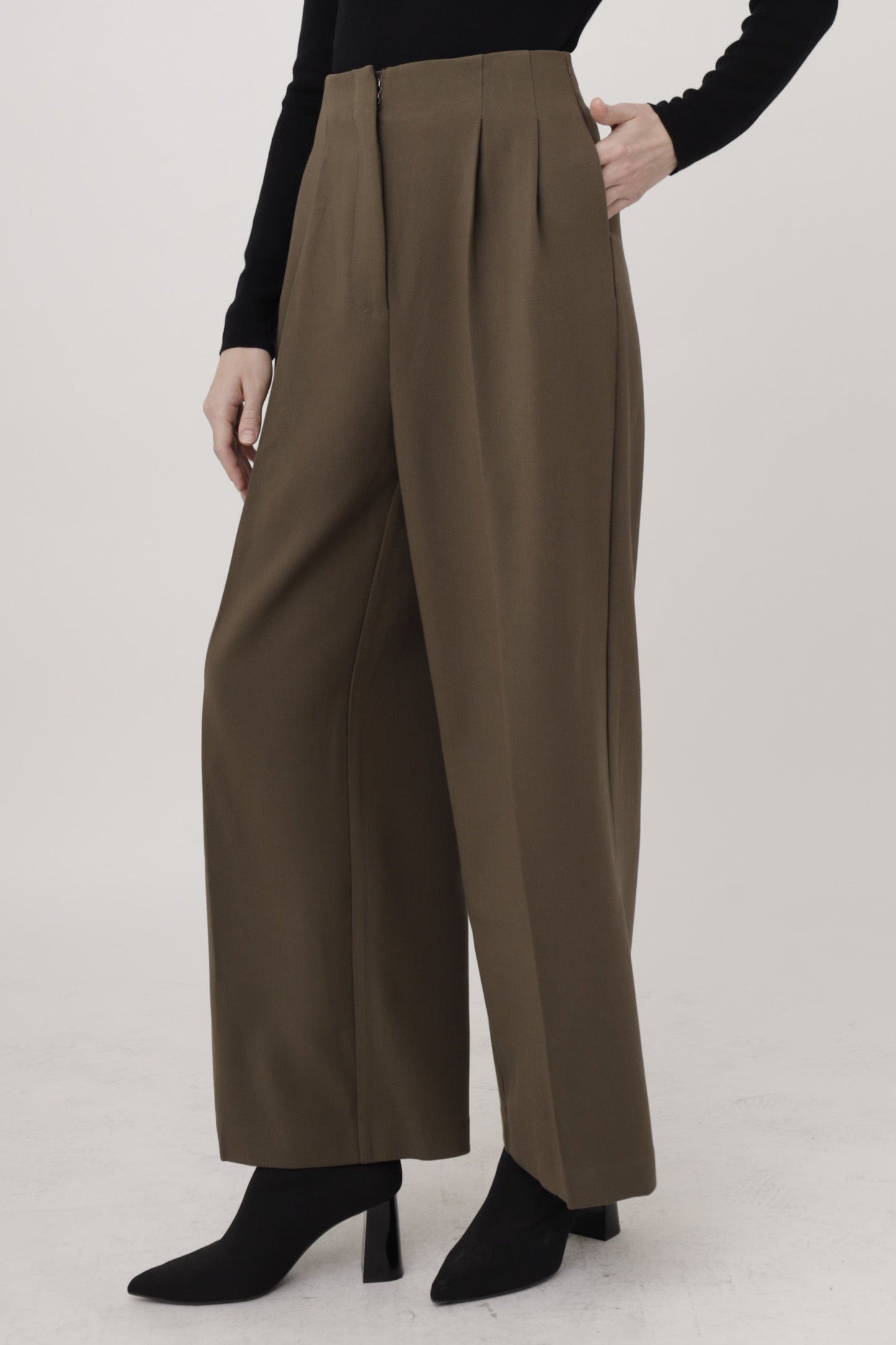 Column Wide-Leg Trouser