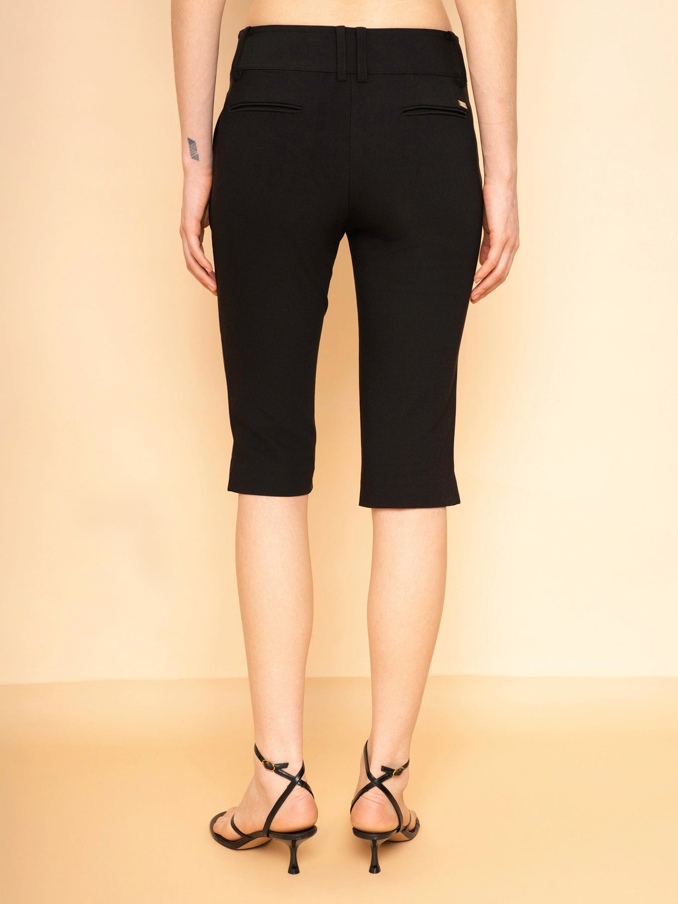 Trove Capri Mid-Waist Pants with Side Slit