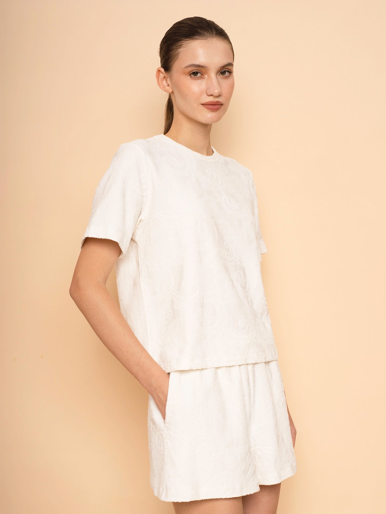 Trove Paisley Textured Pattern T-shirt
